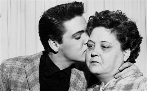 pictures of elvis when his mom died|Elvis Presley 